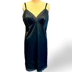 VINTAGE 80s lace nylon midi slip dress nightgown lingerie chemise Vanity‎ Fair